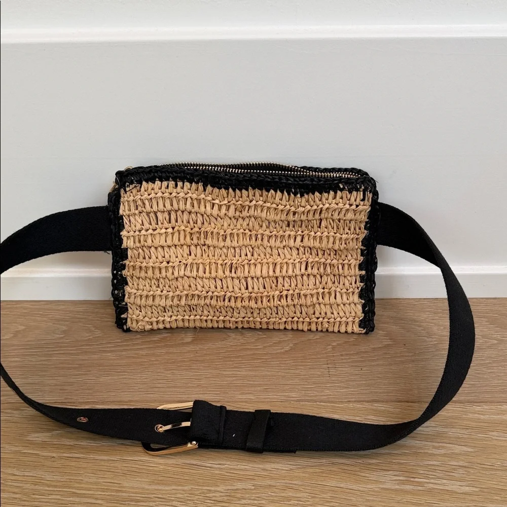Hat Attack Black and Tan Woven Crossbody Bag - Picture 4 of 9
